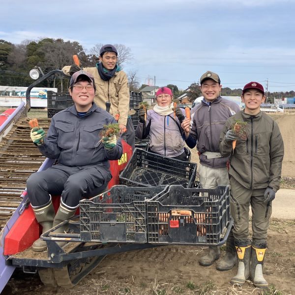 ファミリーマートの障がいのある社員が育てた“旬の恵み”を大手町で販売 「Otemachi Deliマルシェ」に埼玉県の農家と参加 ～農福連携を拡大し、誰もが活躍できる社会づくりを推進～